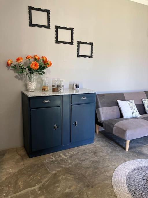 Stellies Accommodation - Room 1 Кетмансхоп Екстериор снимка